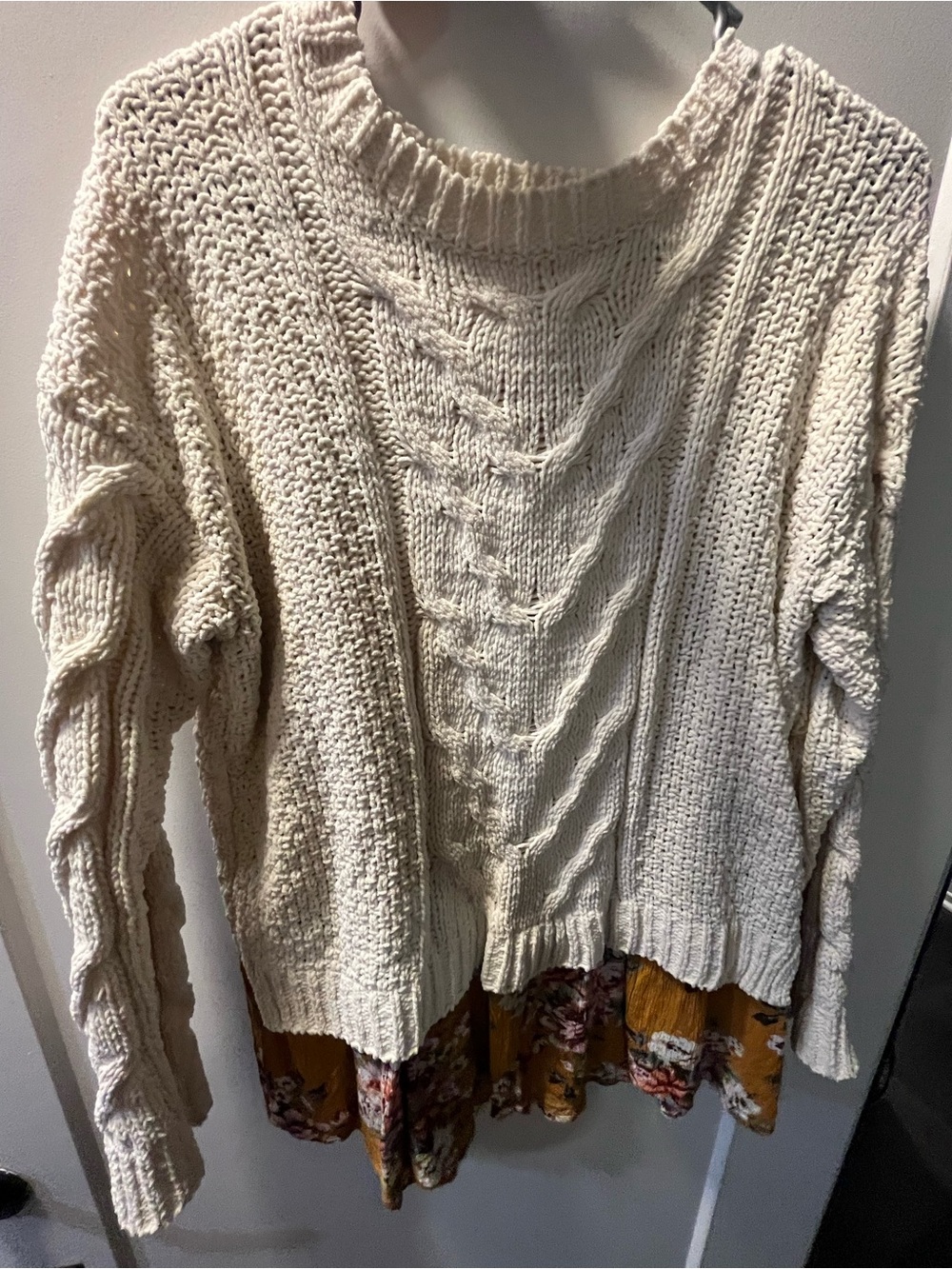 ODDY Cream Cable Knit Scoop-Neck Long Sleeve Sweater